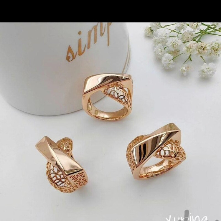 انگشتر زنانه ژوپینگ با طراحی مدرن و آبکاری براق