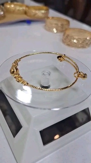 دستبند زنانه قفلی با طراحی شیک و ظریف