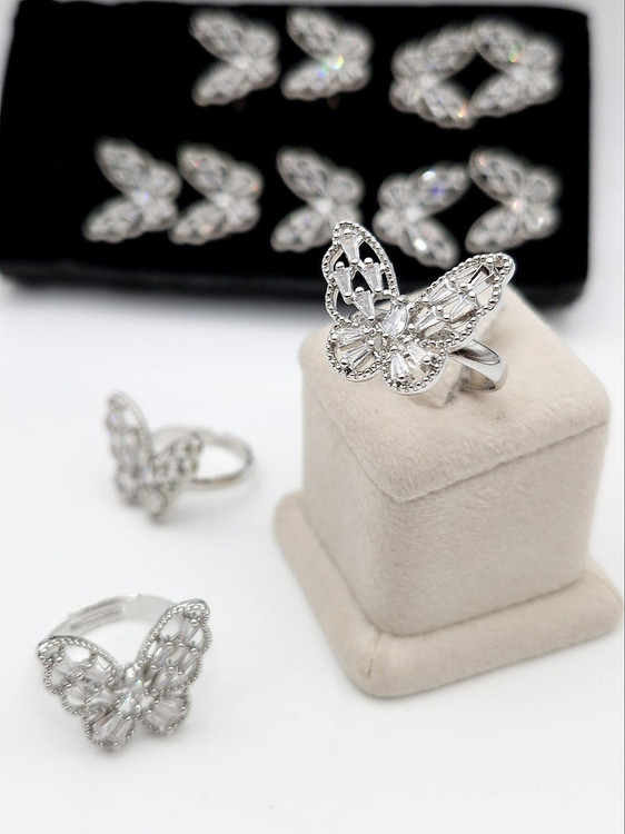 انگشتر پروانه