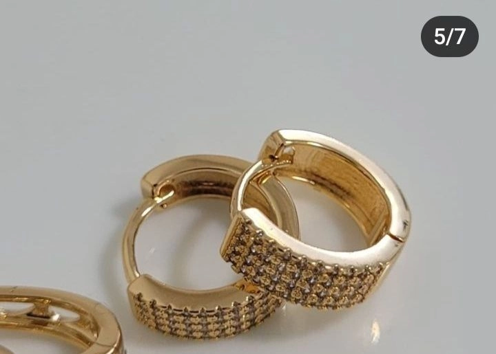 گوشواره نگین دار زنانه