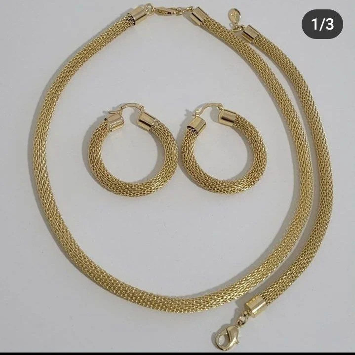 سرویس کامل زنانه طرح طلا مدل توری پیچ با طراحی ظریف