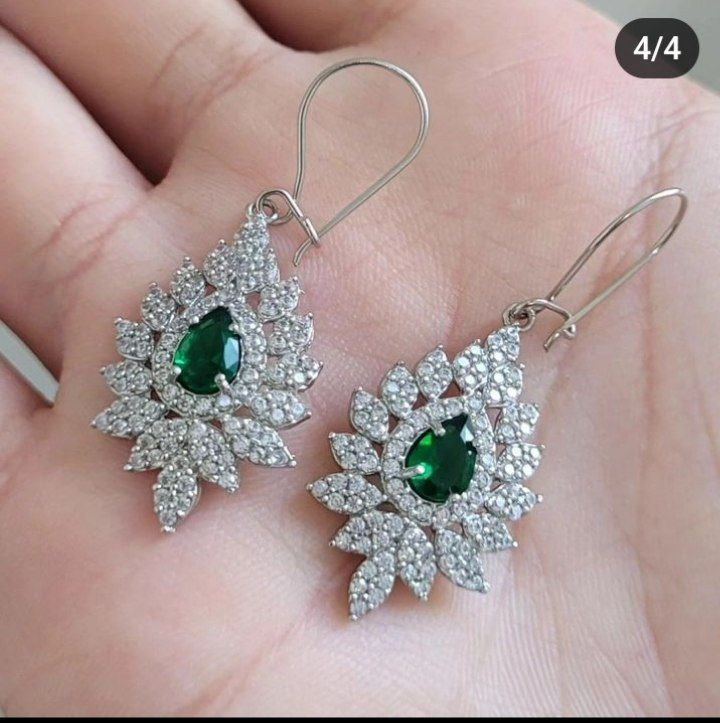 سرویس زنانه ژوپینگ با طراحی درخشان و نگینهای ظریف