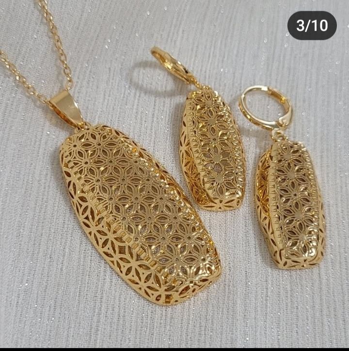 نیمست طلا روس زنانه