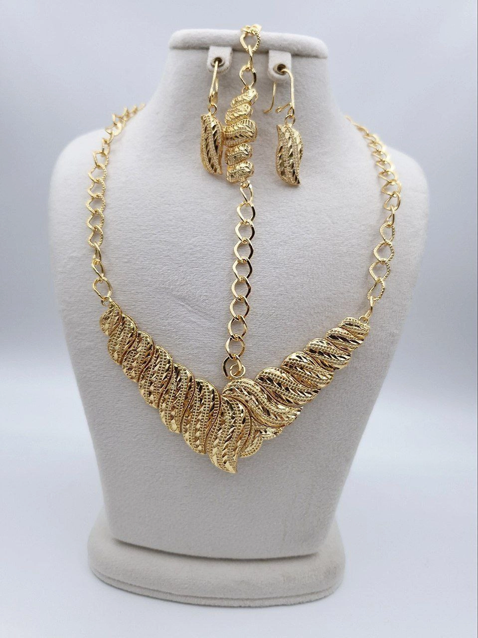 سرویس طرح طلای زنانه