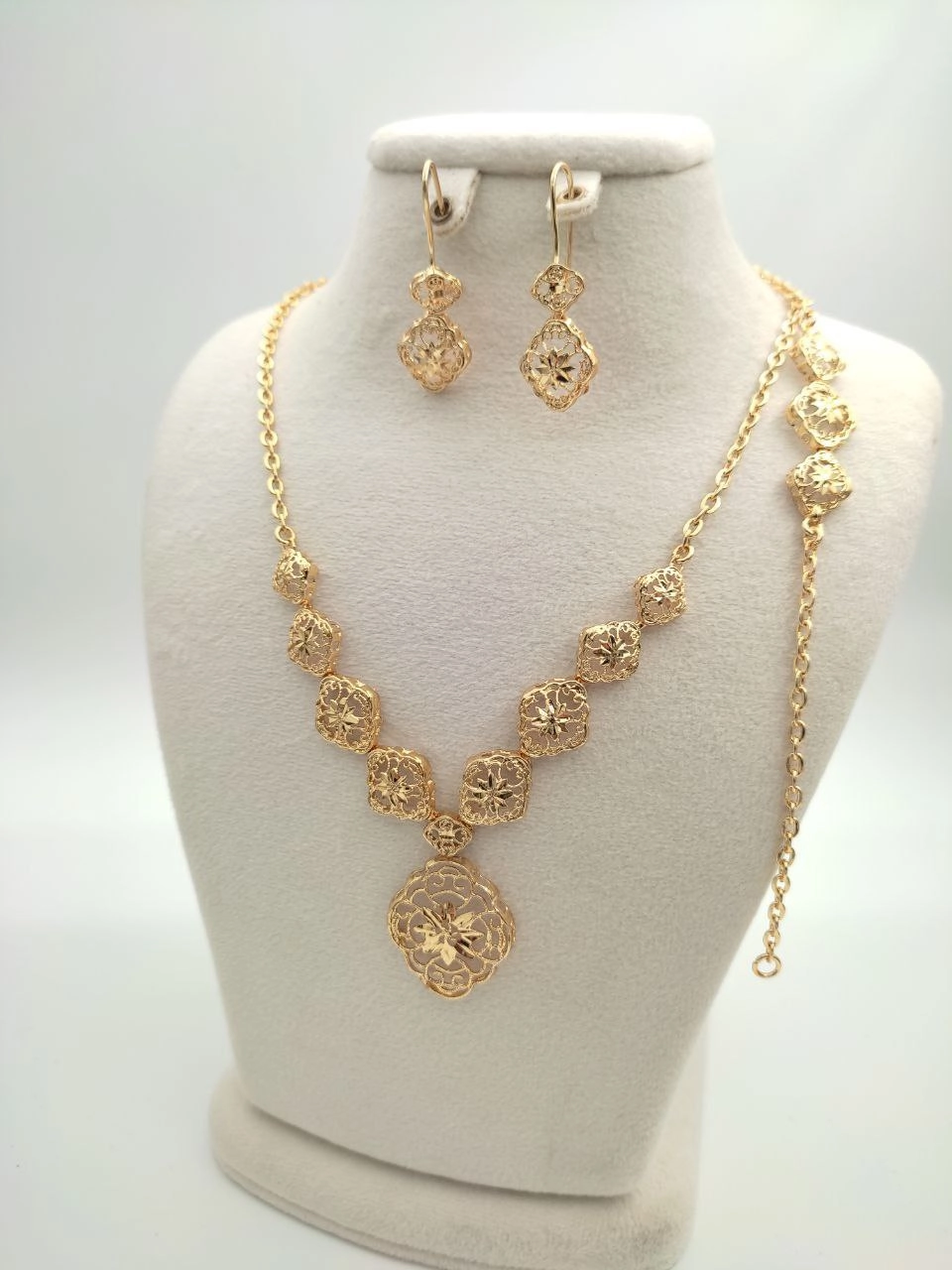 سرویس زنانه