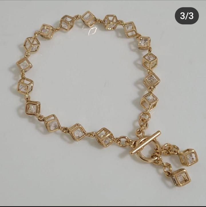 نیم ست زنانه طلایی مدل مکعبی با دستبند و گردنبند