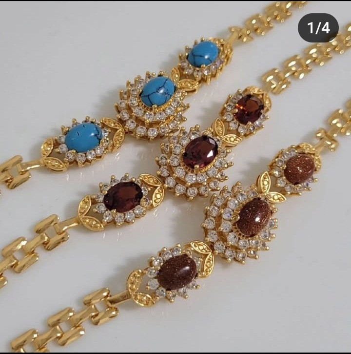 دستبند زنانه مدل خاویاری با زنجیر کارتیر طلایی و قفل محکم و استایل مجلسی