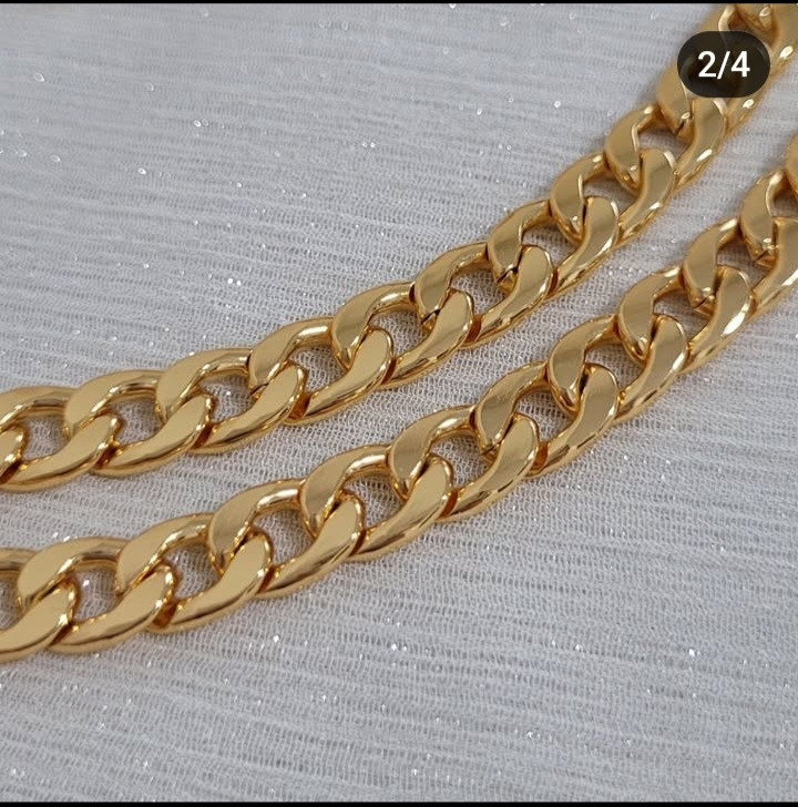 سرویس زنانه طرح طلای کارتیر با زنجیر درشت کوبایی و بافت براق طلایی