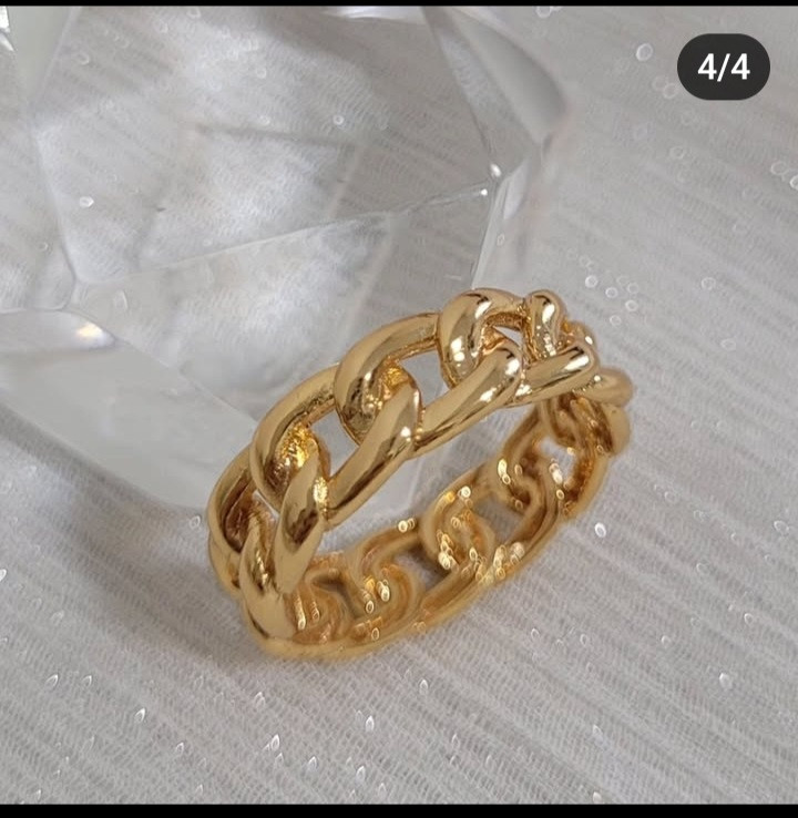 انگشتر زنانه طرح کارتیر با حلقه زنجیری برجسته و پرداخت براق