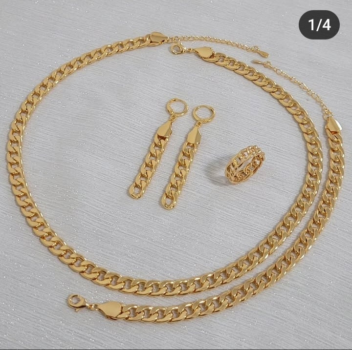 سرویس زنانه کارتیر شامل گردنبند، دستبند، گوشواره و انگشتر با طراحی ست و لوکس