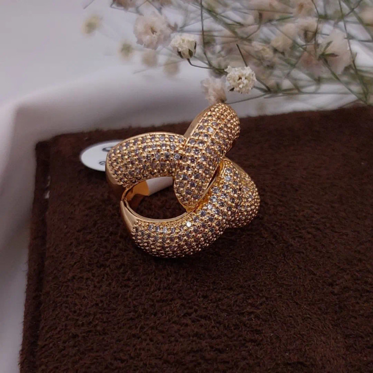 انگشتر زنانه طرح طلا مدل گل نگین دار سایز ۶ تا ۹