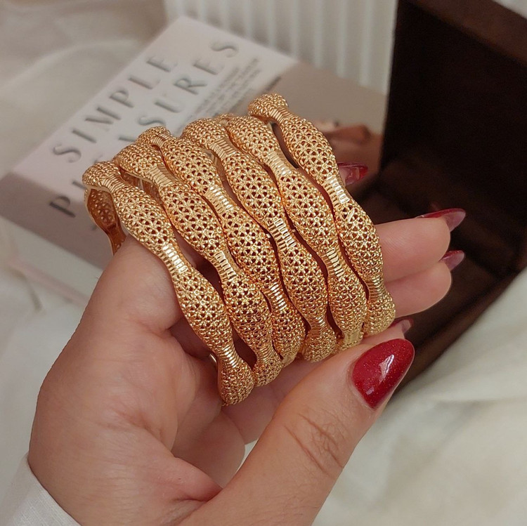 النگو زنانه اماراتی مدل توری شکلاتی با طرح برجسته – مناسب مهمانی