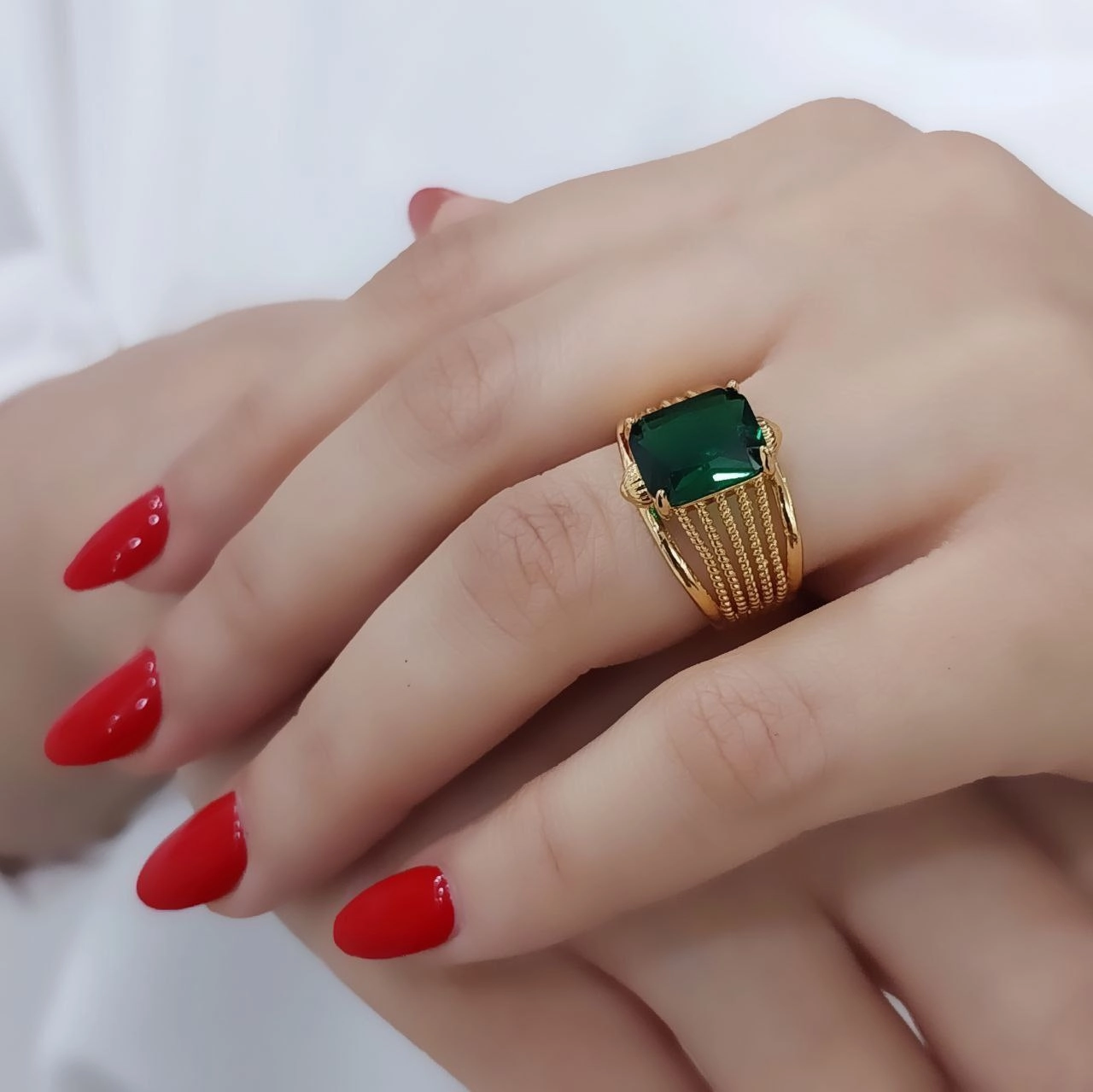 انگشتر سنگ دار زنانه