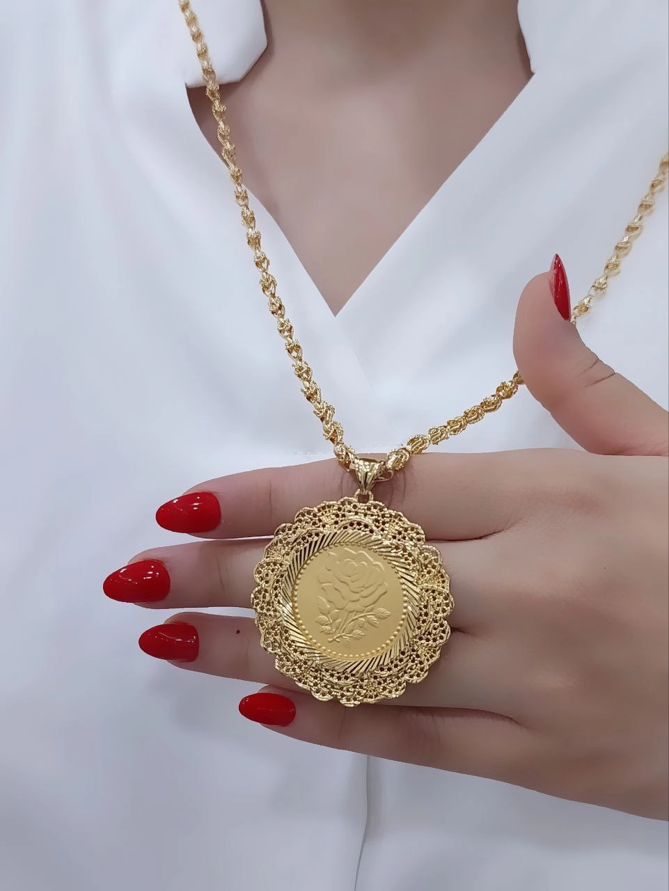 گردنبند بلند زنانه