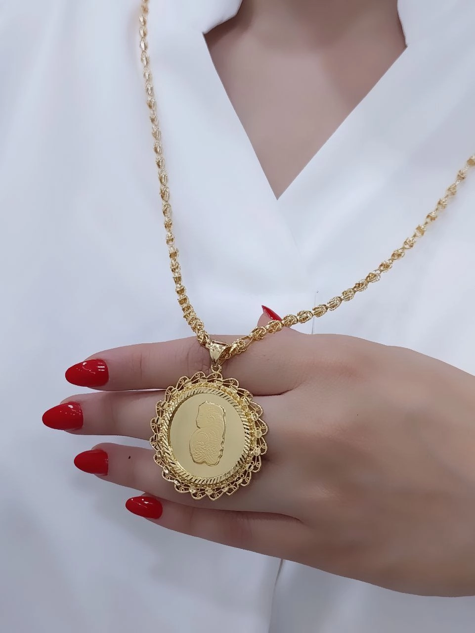 گردنبند طرح طلای زنانه