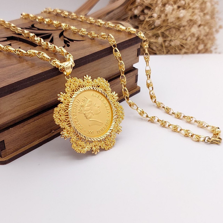 گردنبند رخ شمایل زنانه