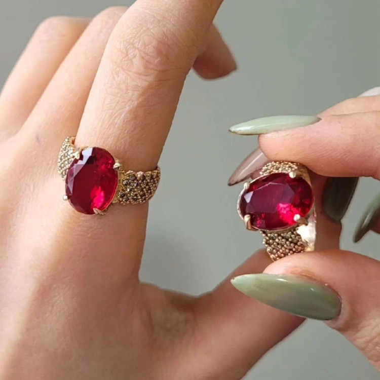 انگشتر سنگدار زنانه