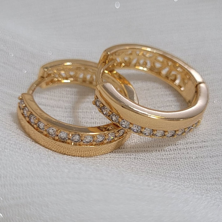 گوشواره نگین دار