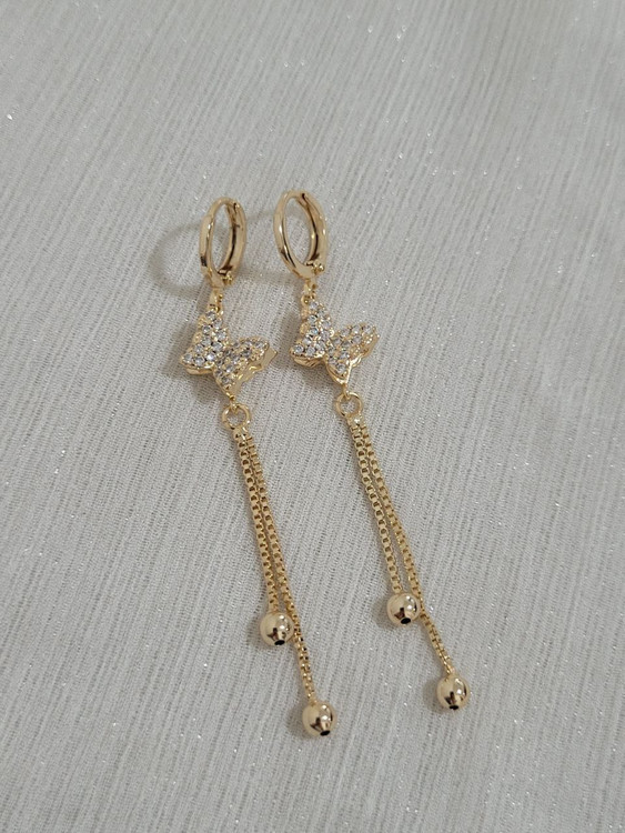 گوشواره آویز زنانه YSX طلایی – زنجیر بلند با نگین پروانه و آویز مینیمال