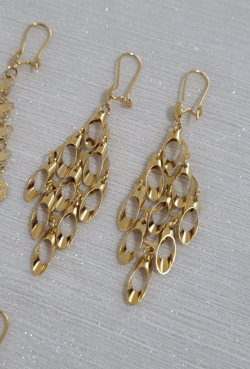 گوشواره آویز زنانه YSX طلایی – مدل خوشهای با آویزهای پولکی براق