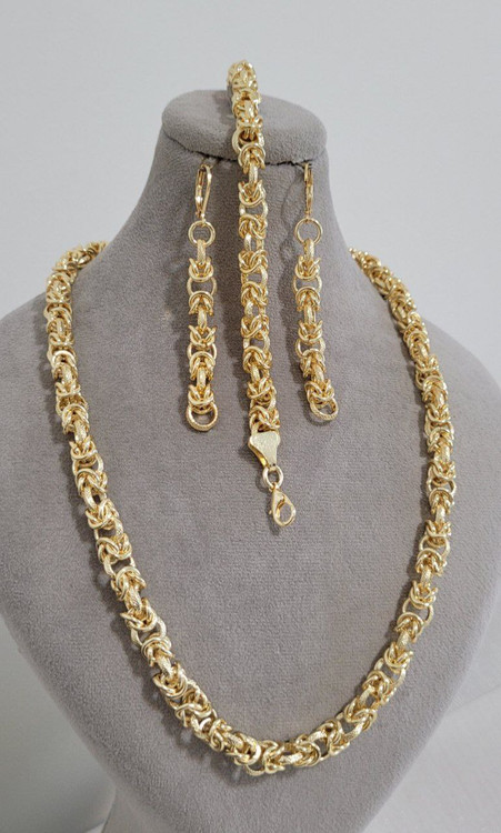 سرویس زنانه طرح طلا مدل شنل با زنجیر بافت درشت و گوشواره آویز زنجیری