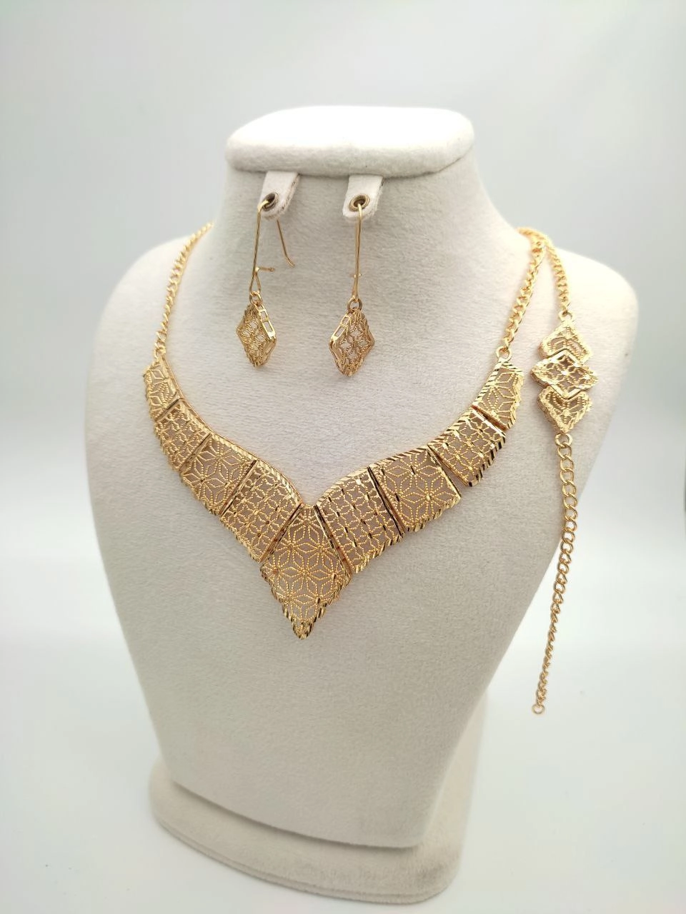 سرویس زنانه