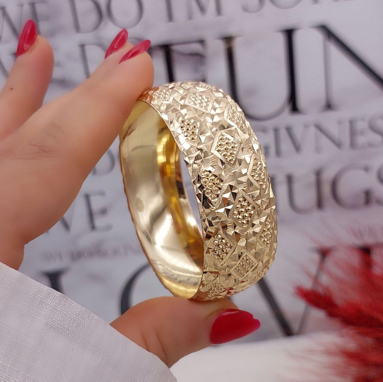 تکپوش پهن زنانه