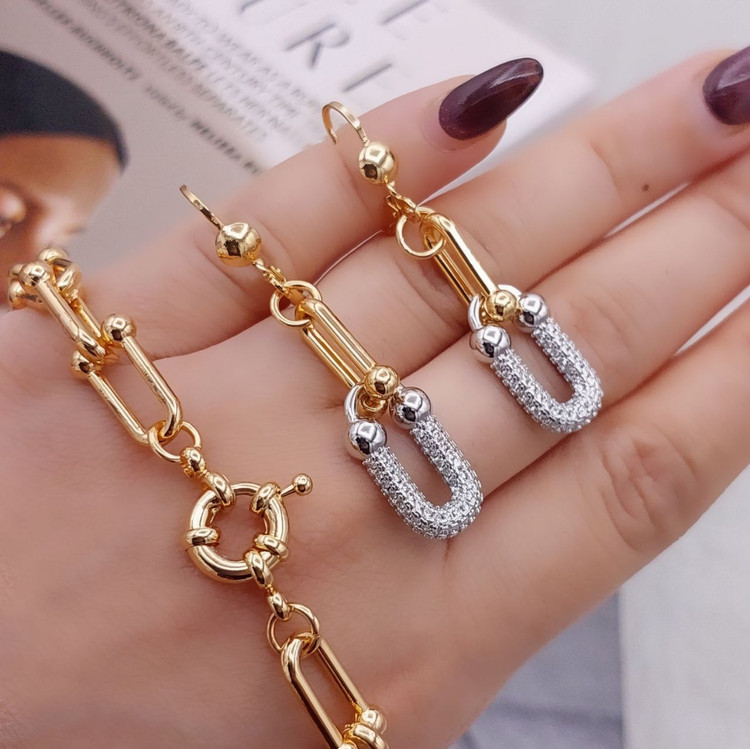 سرویس زنانه