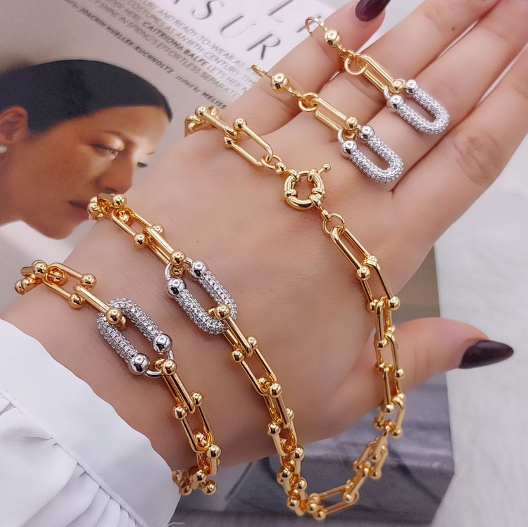 سرویس زنانه