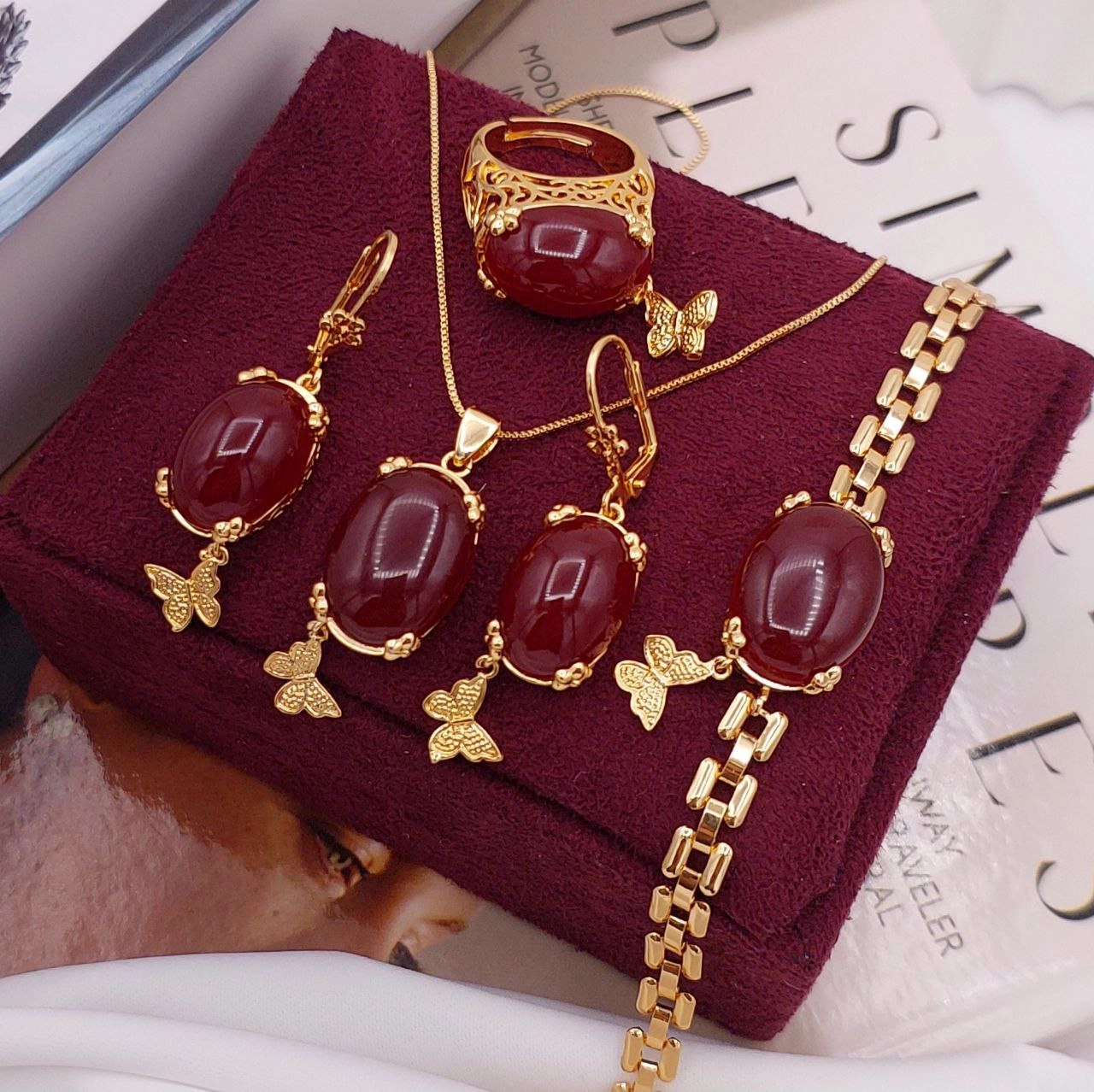 سرویس زنانه