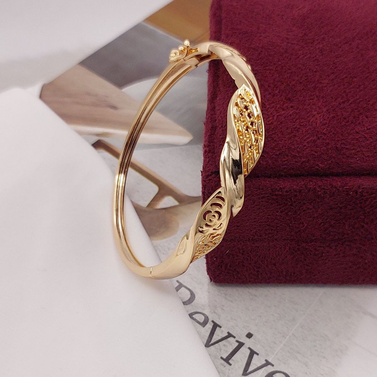 دستبند زنانه