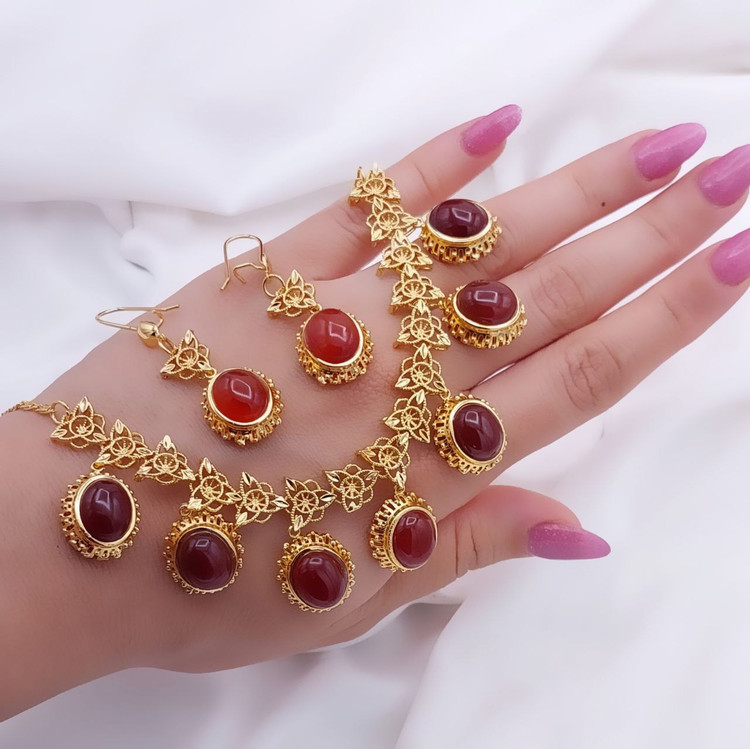 نیمست زنانه