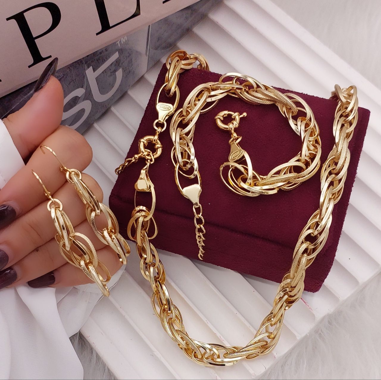 سرویس حلقه ای زنانه