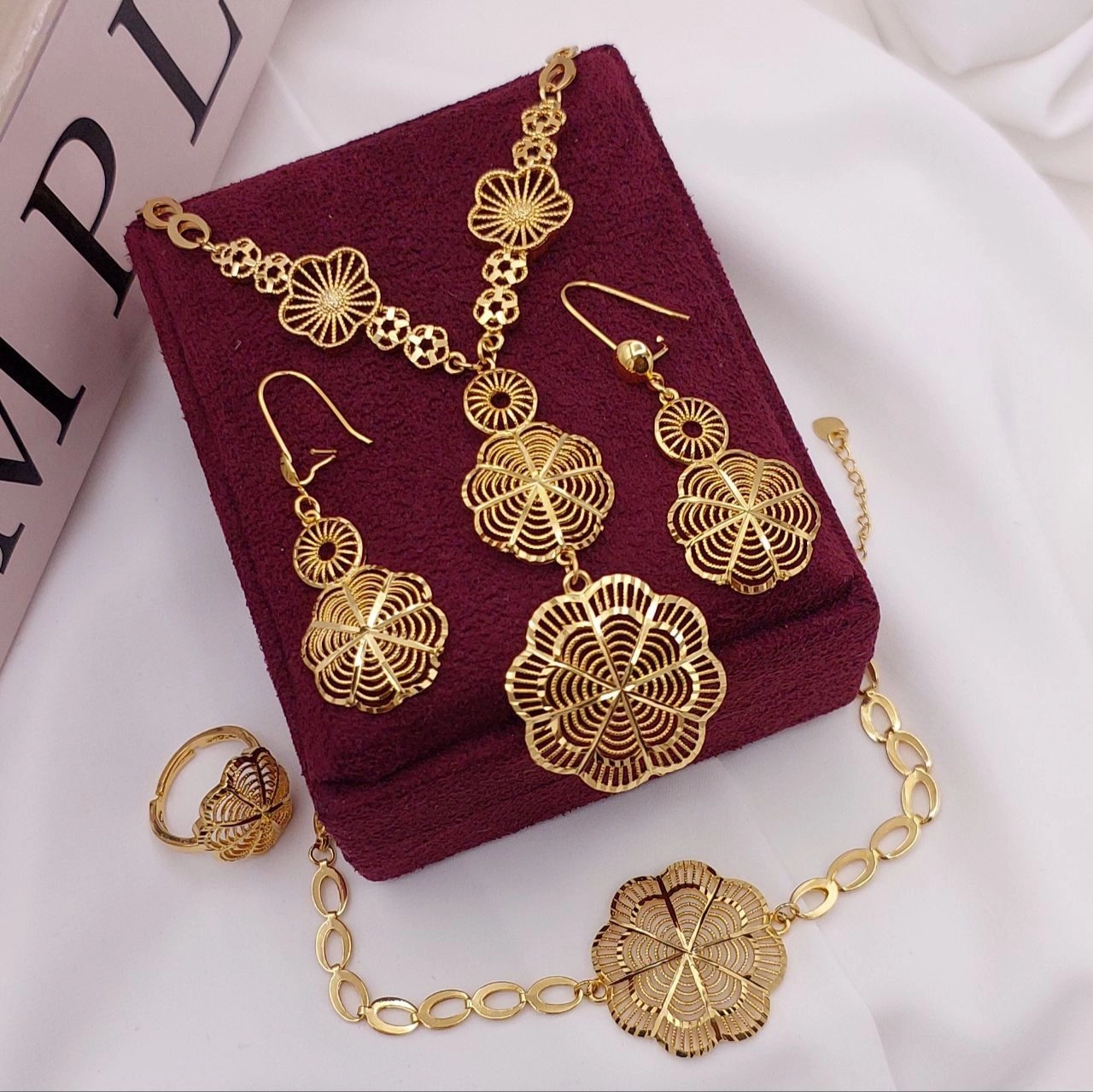 سرویس زنانه