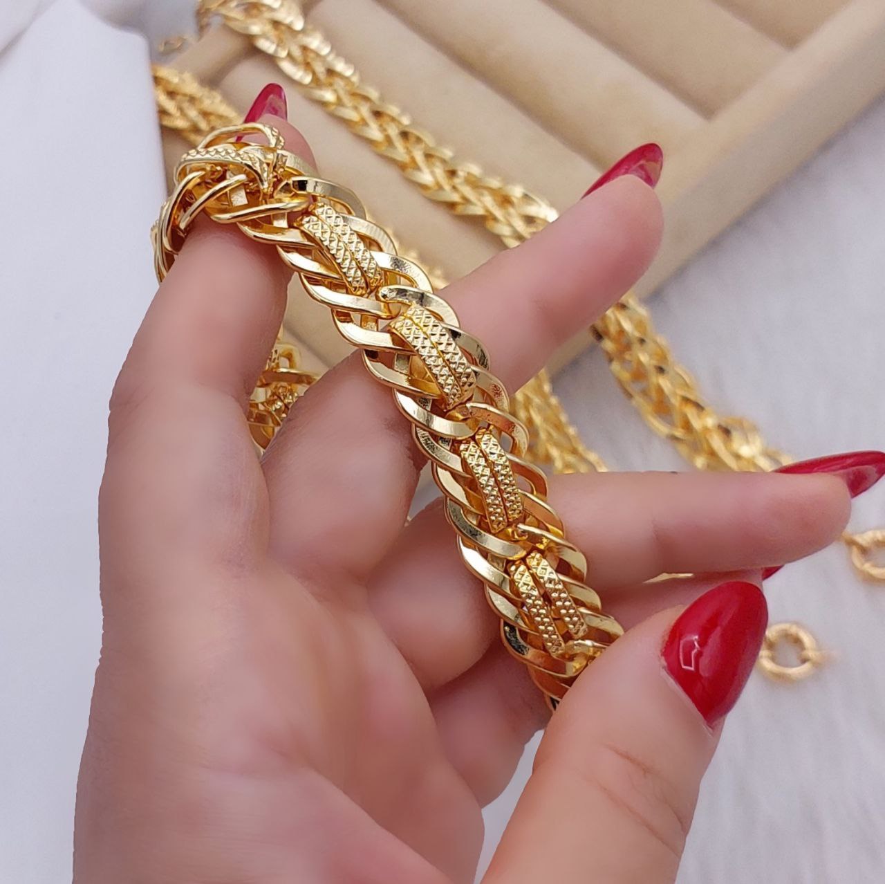 دستبند زنانه