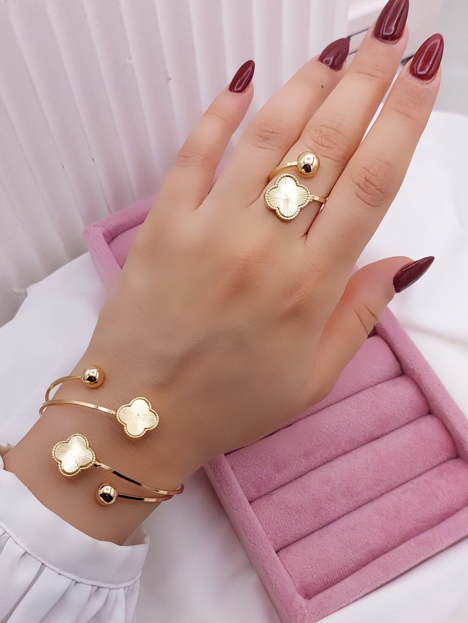 ست دستبند، انگشتر زنانه