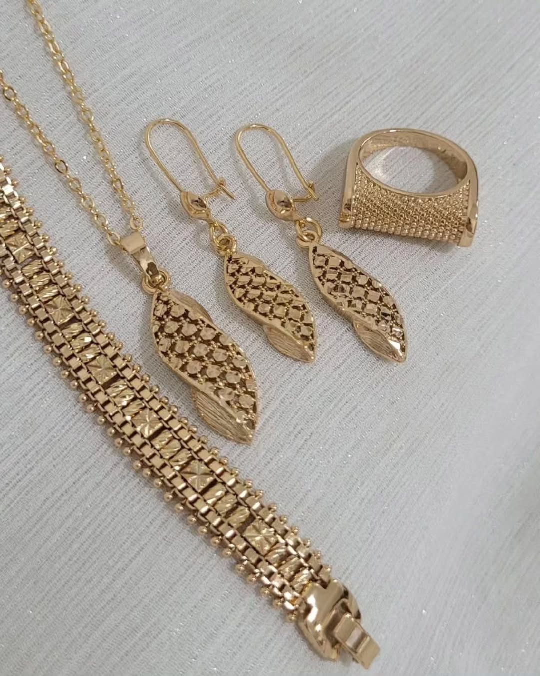 سرویس طرح طلای زنانه