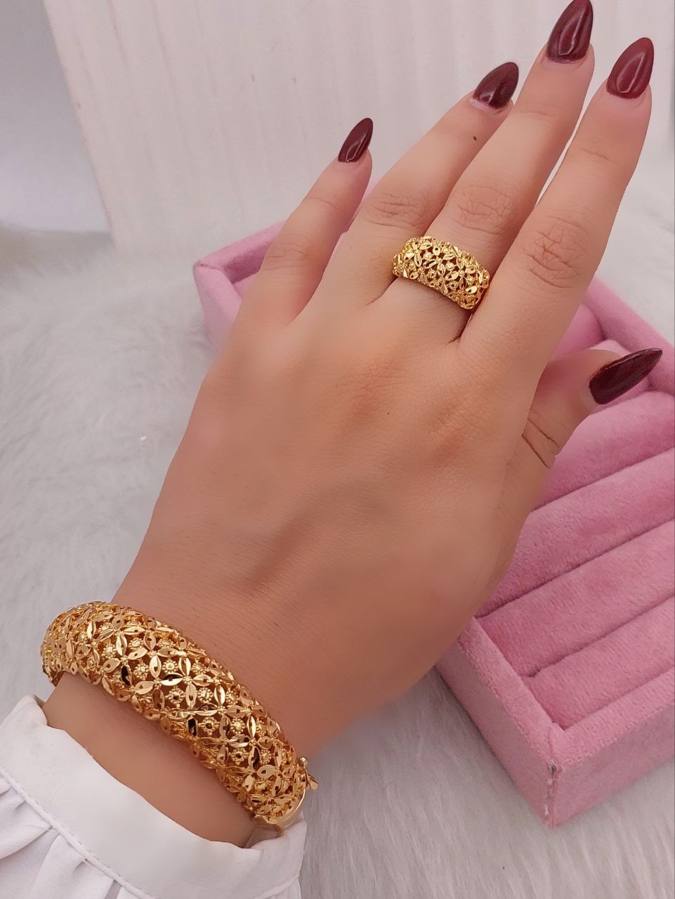 ست دستبند، انگشتر طرح طلای زنانه