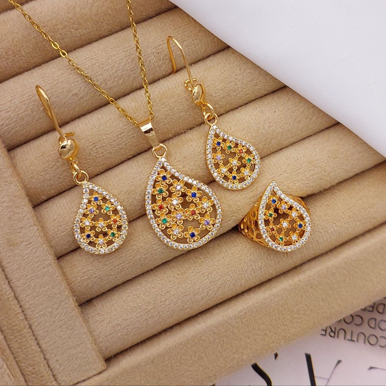 نیمست طرح طلای زنانه