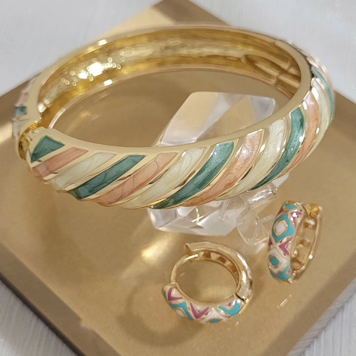 ست دستبند، گوشواره