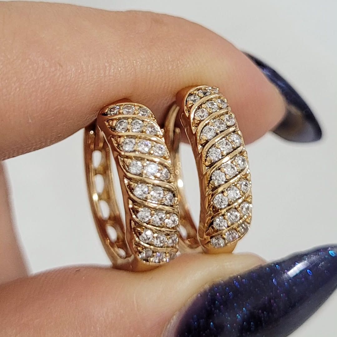 گوشواره نگین دار زنانه