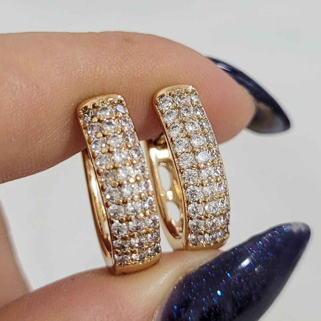 گوشواره نگین دار دخترانه