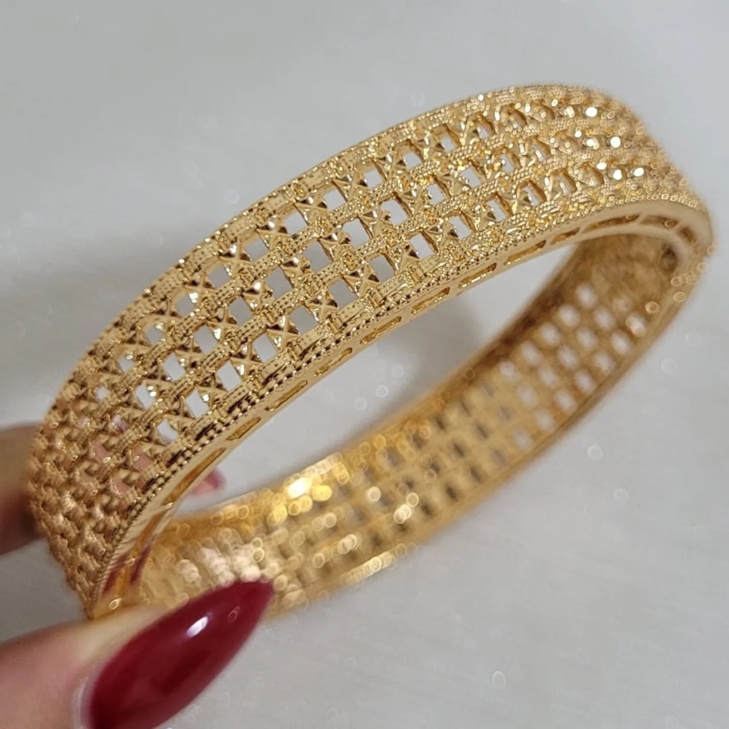 دستبند طرح طلای زنانه