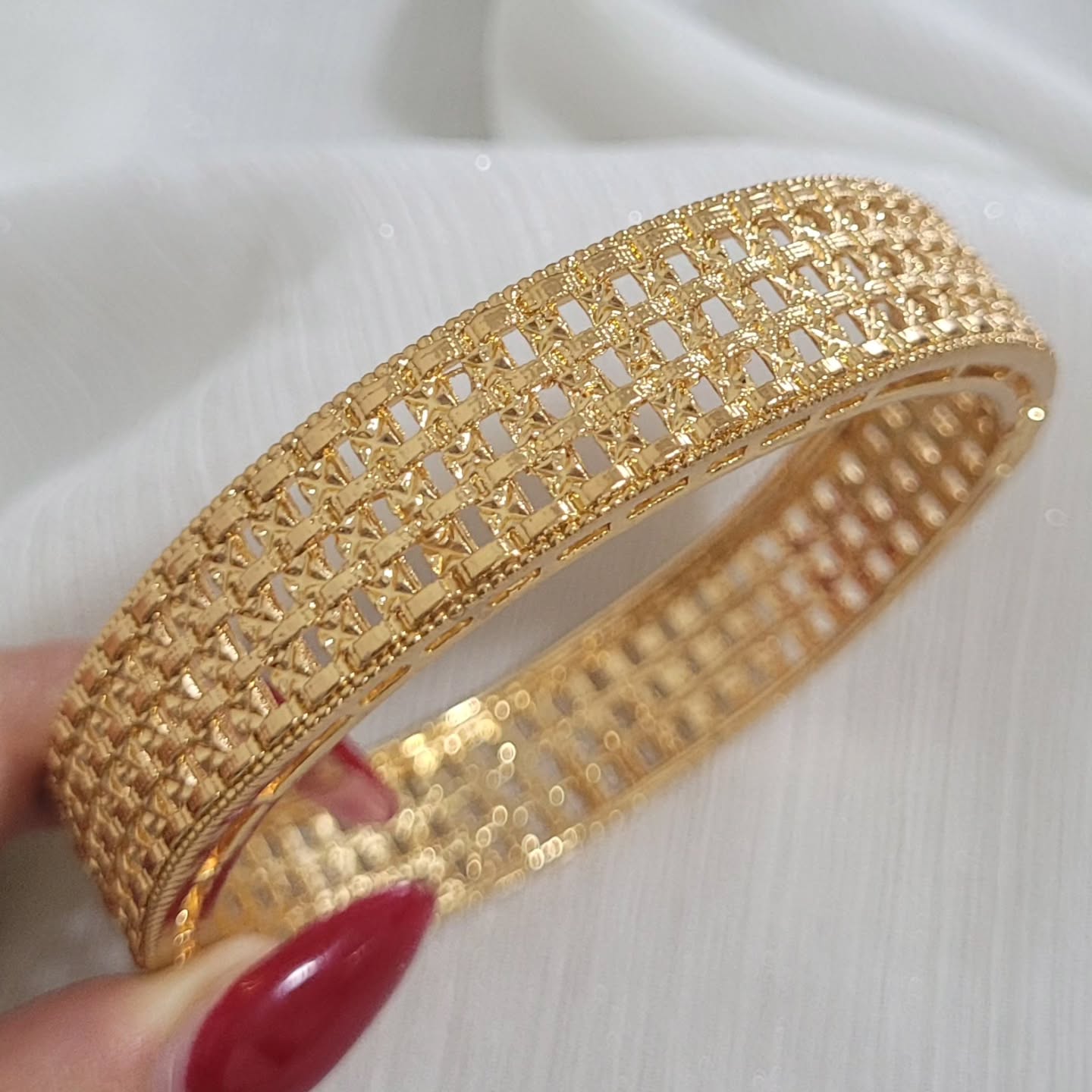 دستبند زنانه