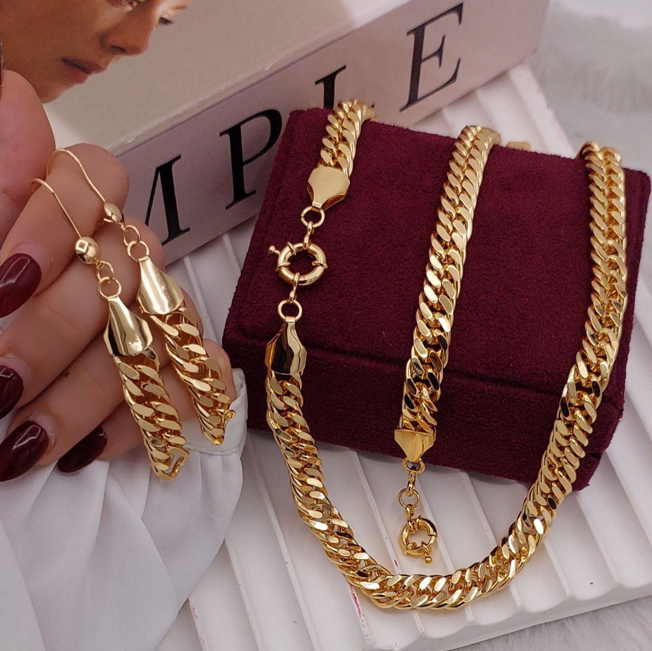 سرویس کارتیه زنانه