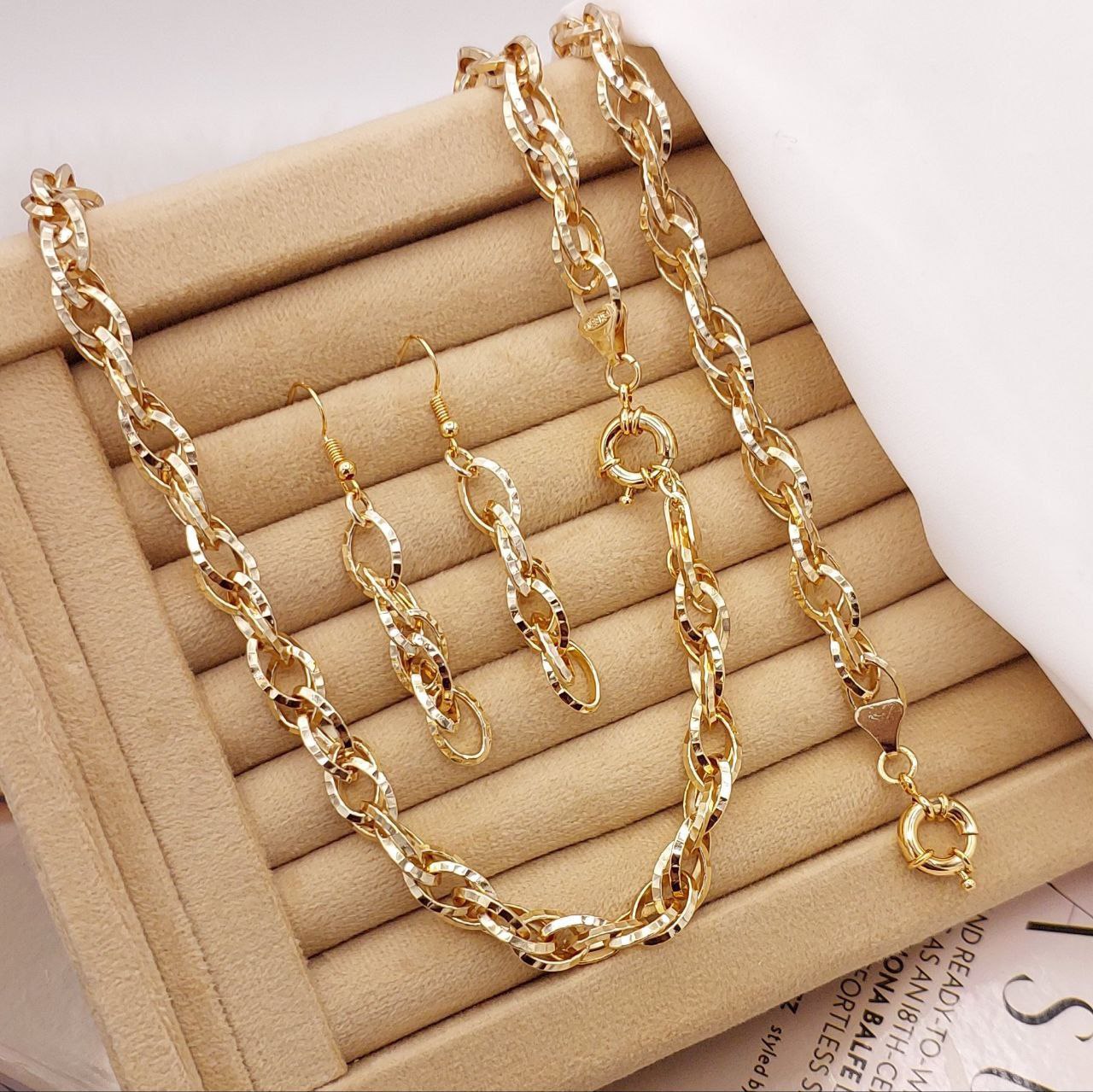 سرویس زنانه