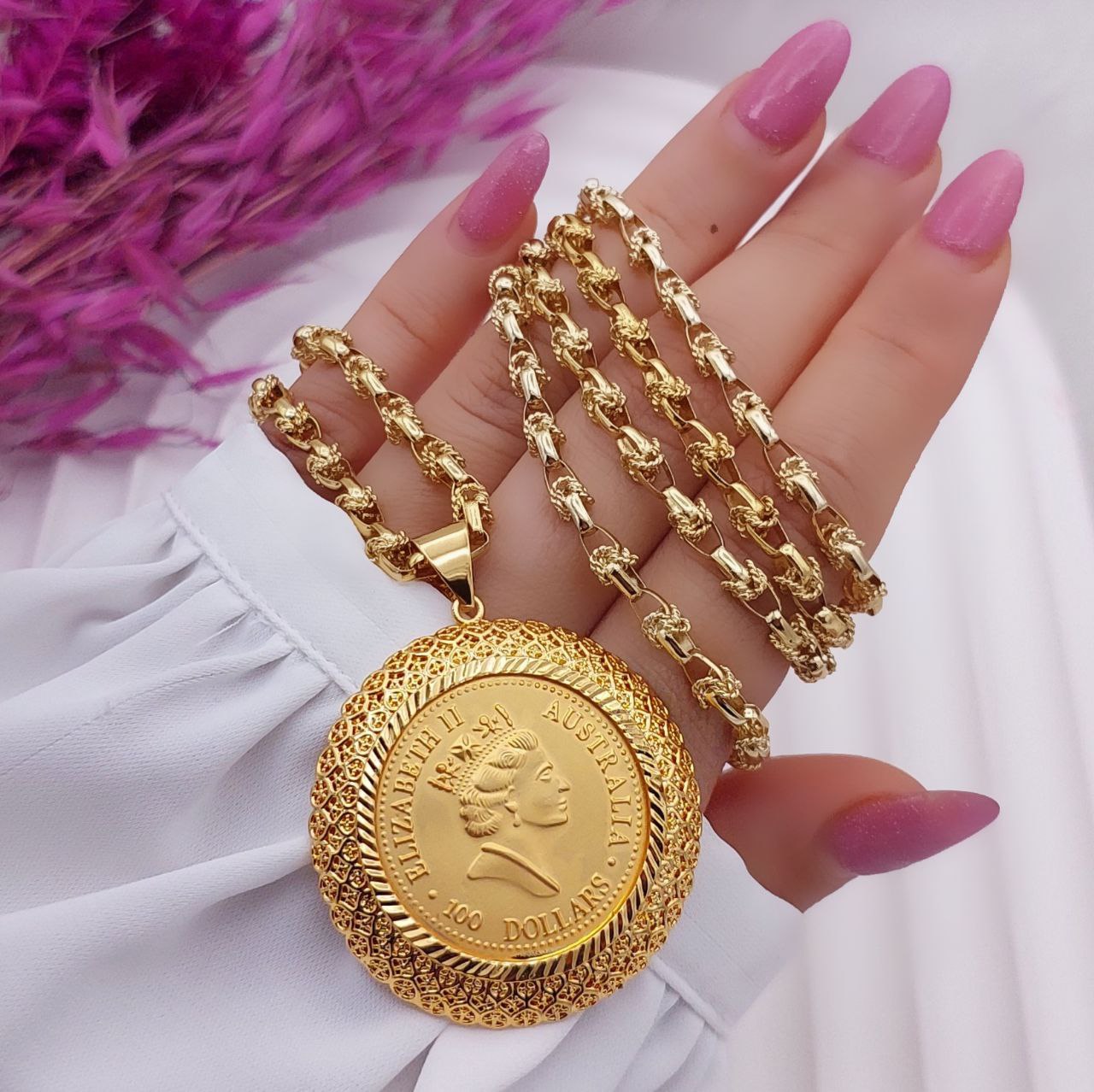 گردنبند طرح طلای زنانه