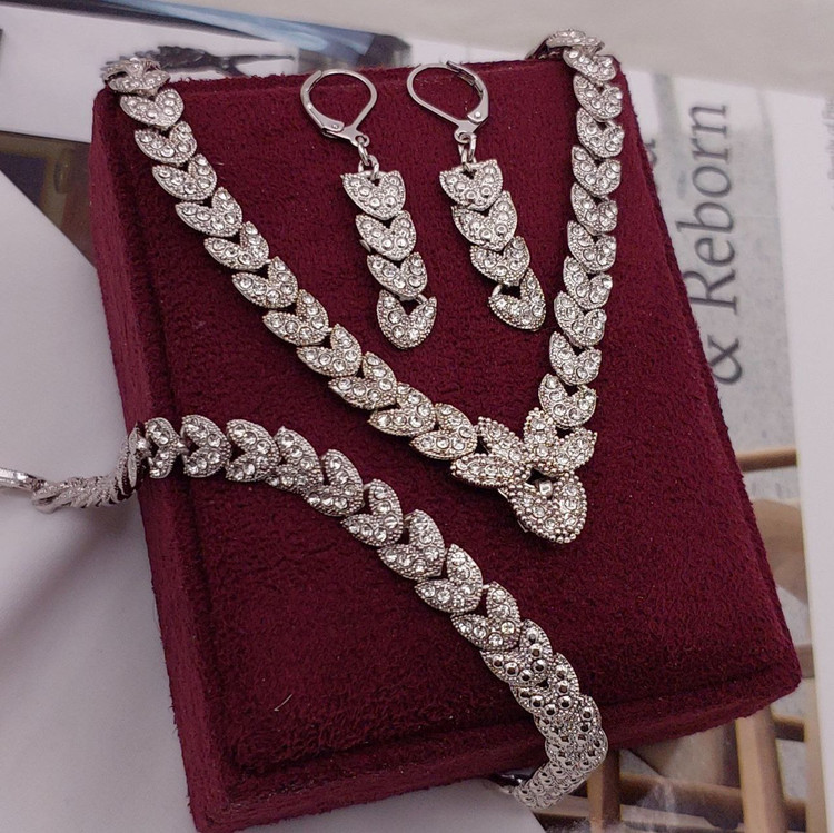 سرویس زنانه