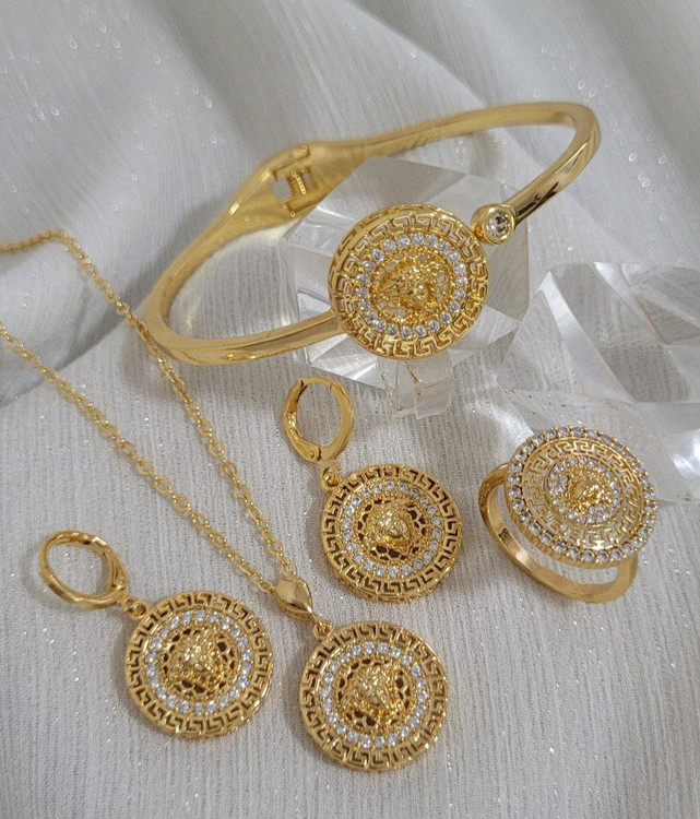 سرویس ورساچ زنانه