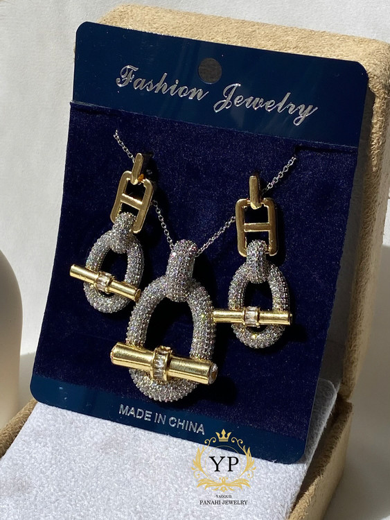 نیمست هرمس زنانه